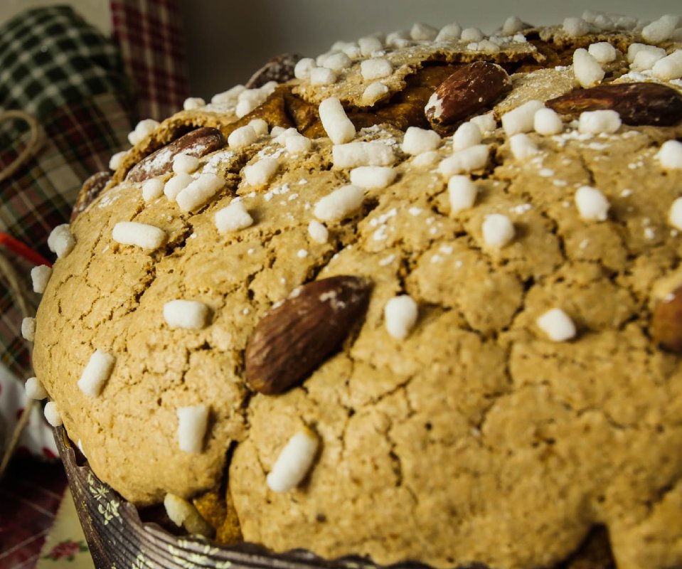 Panettone mandorlato: la dolcezza della tradizione siciliana - Gran Cafè Opera - Shop online